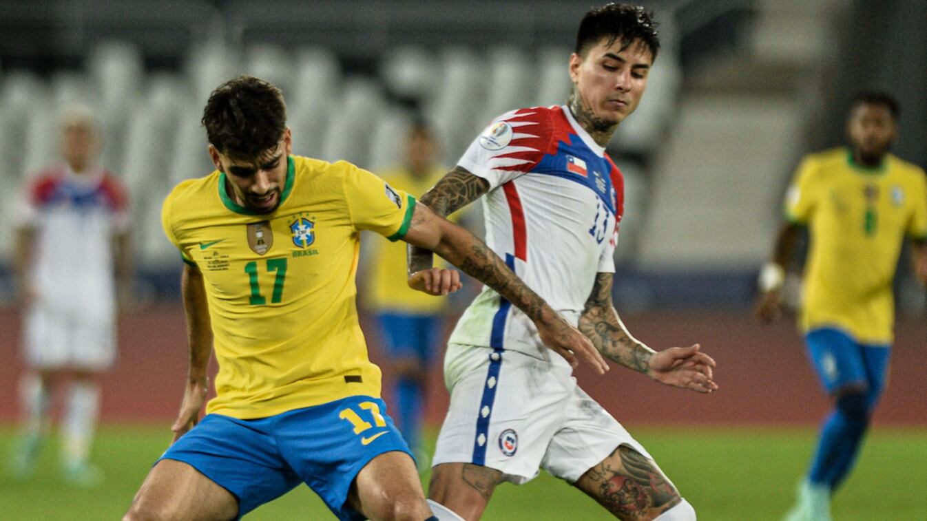 Lucas Paquetá y Erick Pulgar / AgenciaUno