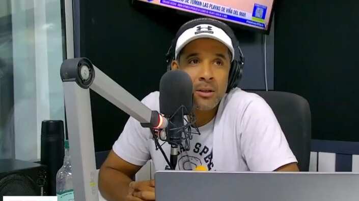 El exseleccionado chileno comentó esta tarde en el programa radial los rumores respecto de su eventual arribo al cuerpo técnico de Ricardo Gareca en la Roja.