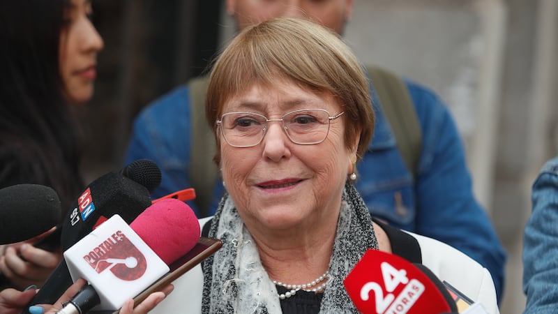 Cadem: 44% aprueba candidatura de Michelle Bachelet a ONU y un 47% la rechaza
