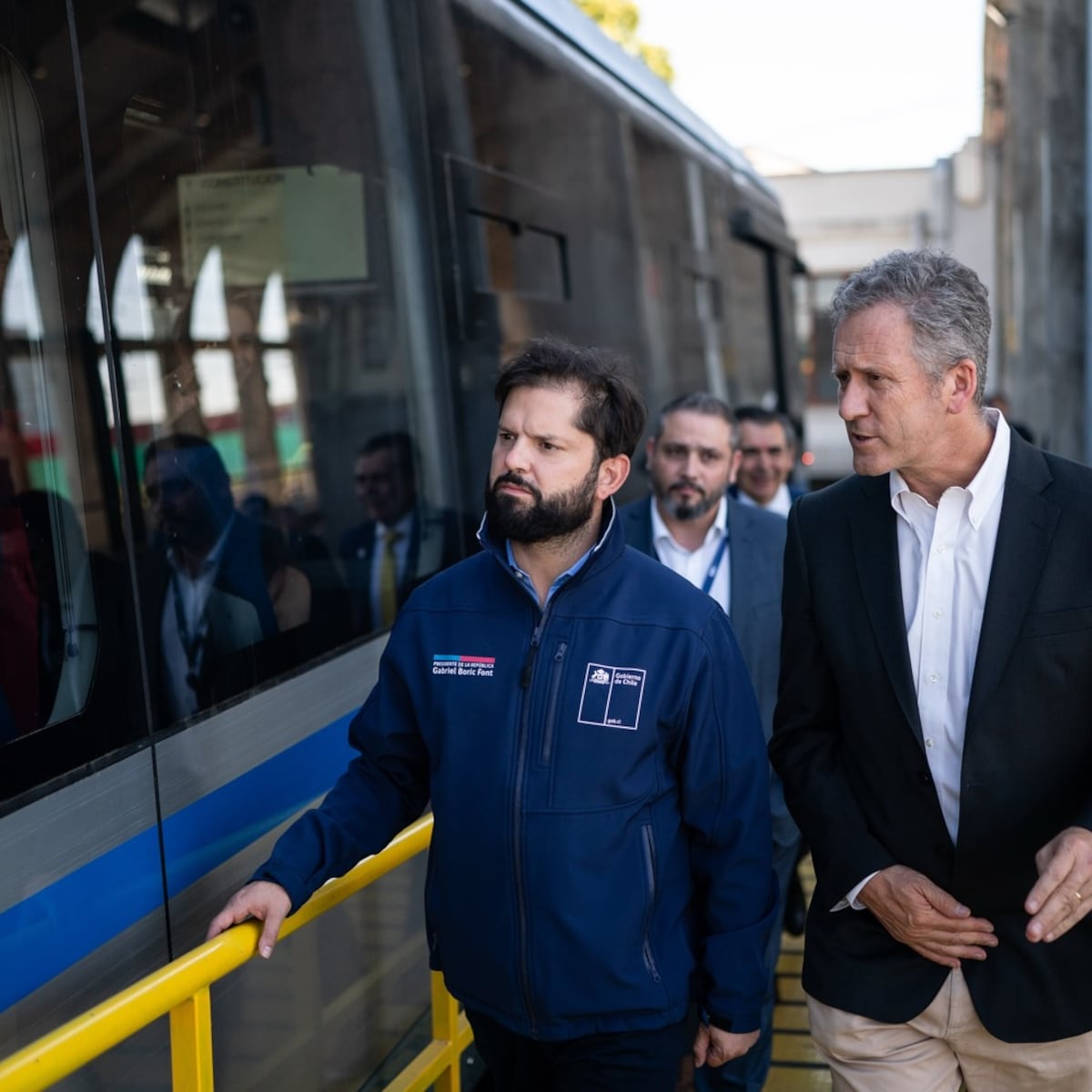 Presidente Boric respalda a ministro Muñoz tras revocación de visa Presidente Boric respalda a ministro Muñoz tras revocación de visa