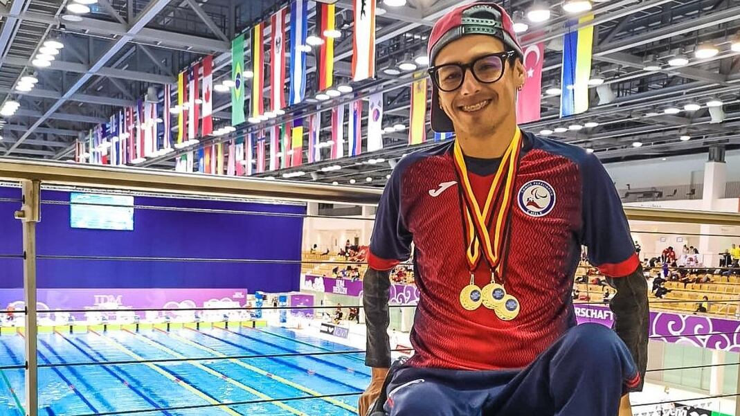 El medallista paralímpico y parapanamericano cuestionó las pensiones de gracia otorgadas por el Gobierno de Chile a un "montón de delincuentes" del estallido social.