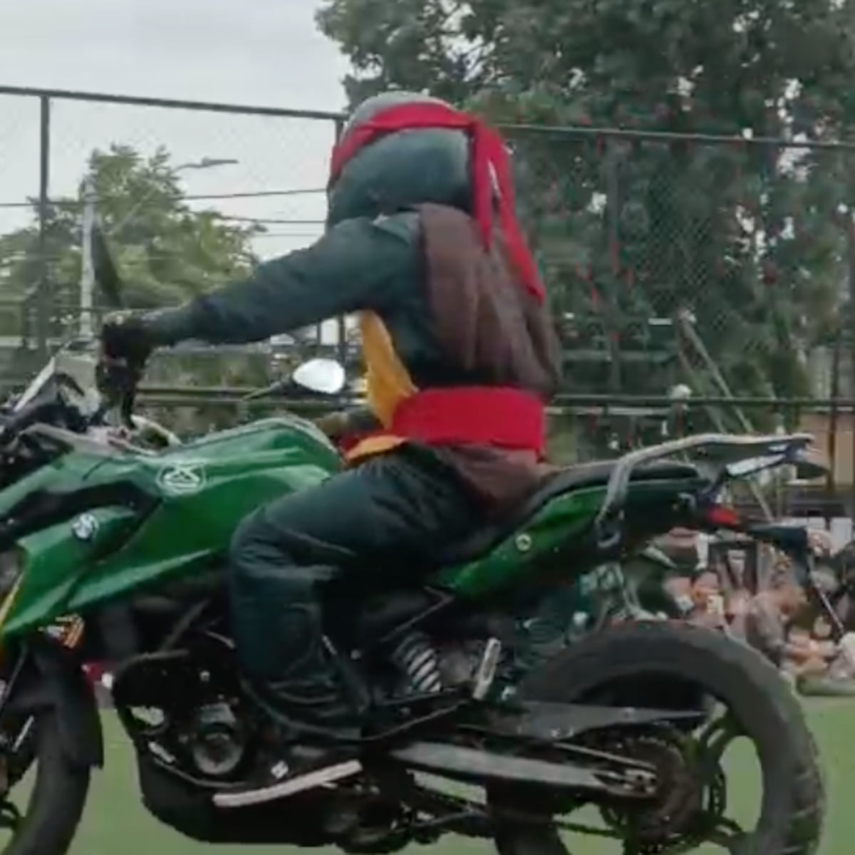 Carabineros disfrazados de Tortugas Ninja detienen a sujeto por robo frustrado Carabineros disfrazados de Tortugas Ninja detienen a sujeto por robo frustrado