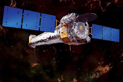 La NASA capta una imagen interestelar de un cúmulo a 200.000 años que parece un árbol de Navidad