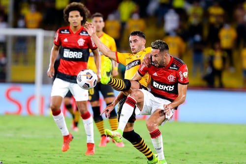 “Fue más tímido de lo habitual”: así evaluaron en Brasil el desempeño de Isla en la semifinal de la Libertadores