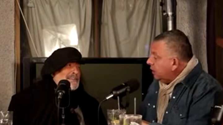 Willy Sabor y Miguel “Negro” Piñera compartiendo en el podcast Sabor TV