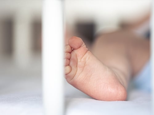 Bebé de seis meses se encuentra grave tras intoxicación por cocaína en el centro de Santiago