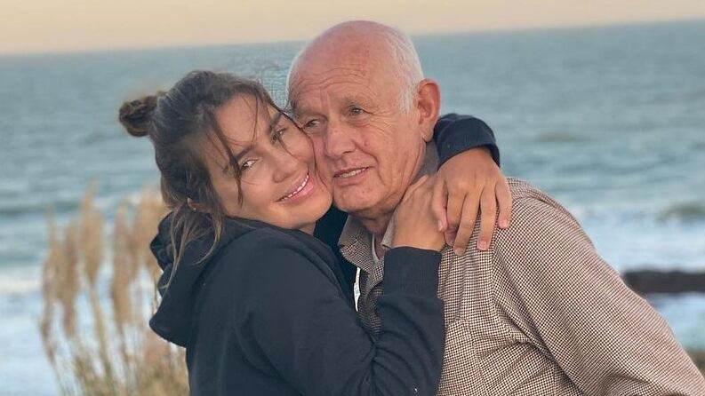 La mediática e influencer fue a la ciudad uruguaya de Rocha para conmemorar un año de la muerte de su padre, Manuel.