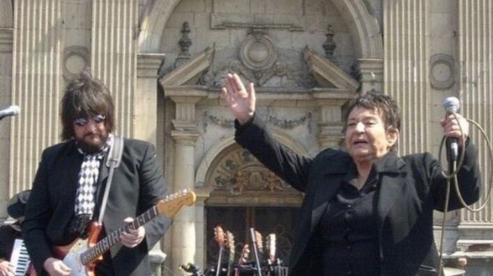 Álvaro Henrríquez y Cecilia, La Incomparable