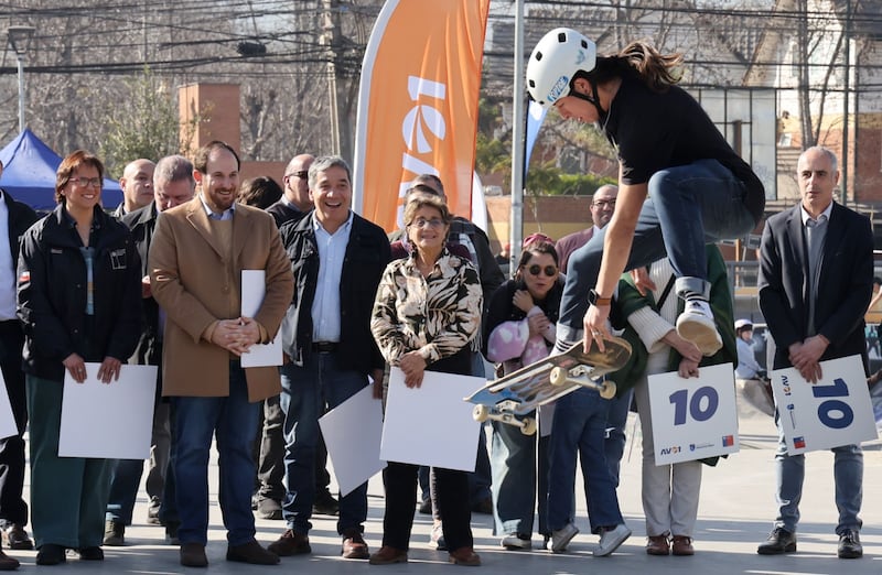 Campeona nacional de skate 
imparte clínica y exhibición gratuita para niños y jóvenes de Huechuraba | Cedida
