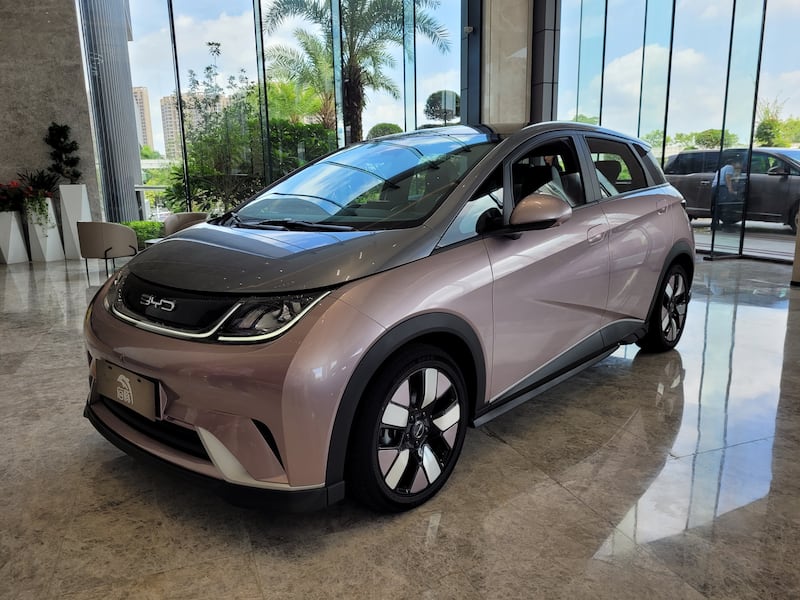 La ofensiva china: miles de autos eléctricos desembarcan en Brasil