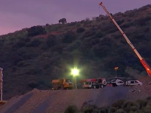 Esfuerzos para llegar a niño atrapado en pozo en España entra en fase final