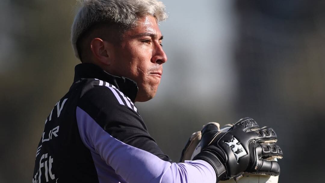 El automóvil del arquero de Colo Colo fue encontrado en el centro de Santiago.