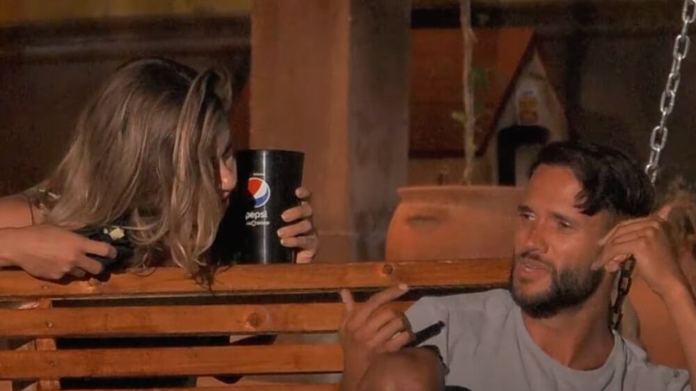 Fabio Agostini y Gabrieli Moreira | Captura: Canal 13