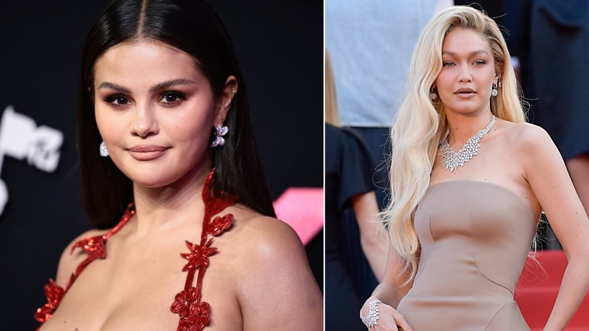 Selena Gomez y Gigi Hadid lucieron un atuendo ‘Merlina’ que dividió al internet.