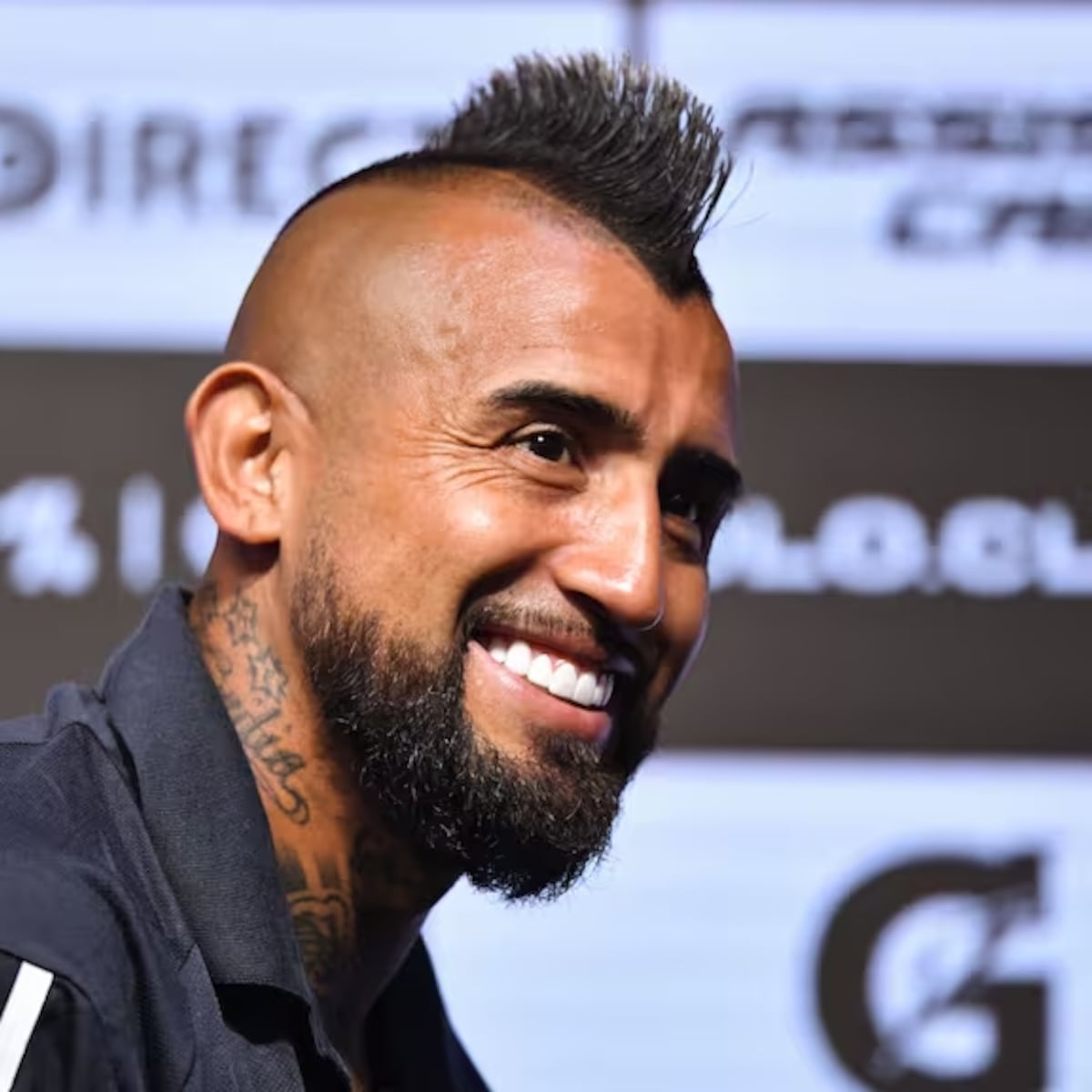 Arturo Vidal elogia a Palestino como uno de los grandes de Chile Arturo Vidal elogia a Palestino como uno de los grandes de Chile