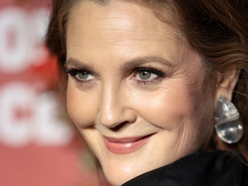 El primer matrimonio de Drew Barrymore duró menos de tres semanas: ¿quién fue su primer esposo?