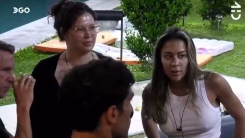 Michelle Carvalho y Chama | Captura: CHV