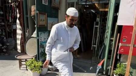 Youtuber ofrece dólares por hacer dominadas en Qatar