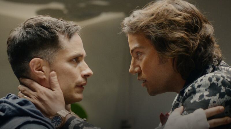 Gael García y Diego Luna reaparecen juntos después de 16 años en ‘La Máquina’ de Disney+