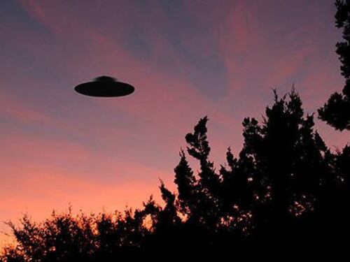 Congreso de EE. UU. revela video de OVNI esquivando un misil