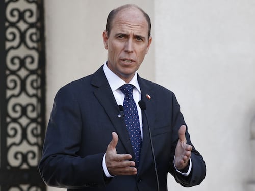 Remezón en el Ministerio de Seguridad: Ministro Arrau pide la salida de dos subsecretarios
