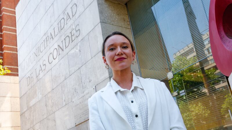 Auditoría a la Municipalidad de Las Condes revela que se usaron $45 000 millones para pagar 6,3 millones de horas extras