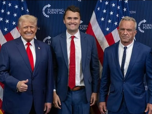 Murió el influencer conservador Charlie Kirk luego de recibir un disparo durante un evento en Utah