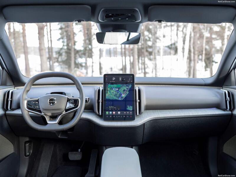 Volvo EX30 Cross Country 2025