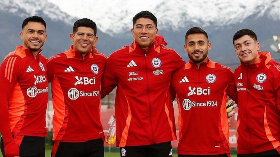 Suazo, Pavez, Cortés, Bolados y Zavala / Carlos Parra - FFCH