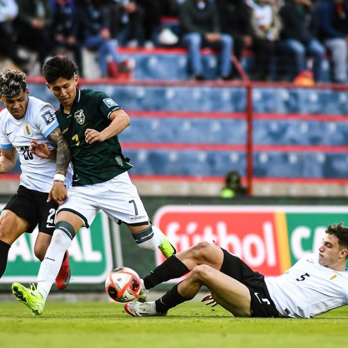 Bielsa ayuda a Chile con empate de Uruguay en Bolivia Bielsa ayuda a Chile con empate de Uruguay en Bolivia