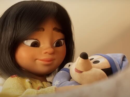 Actriz y cantante tras Luisa Madrigal en “Encanto” protagoniza campaña navideña de Disney y Make-A-Wish
