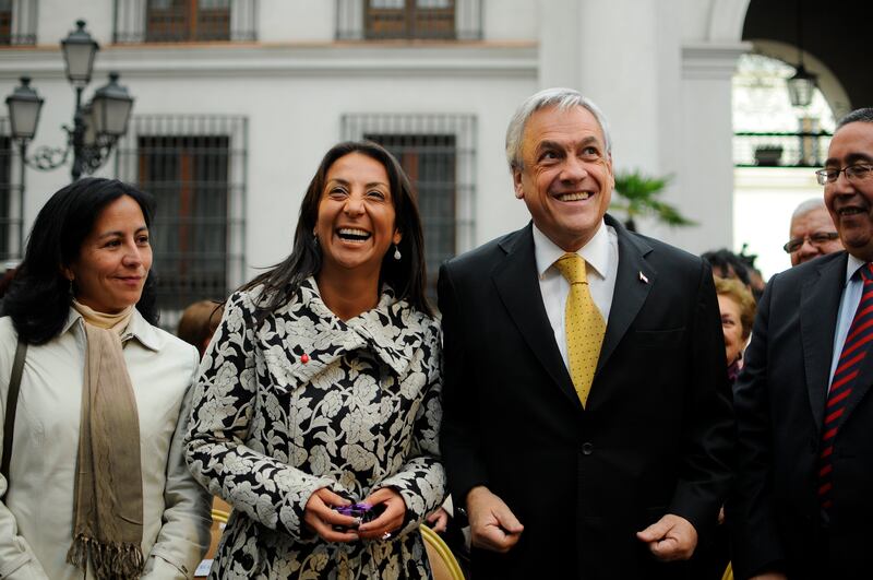 El Presidente de la Republica encabezo la celebración del Día Nacional del Dirigente Social y Comunitario | 08 de Agosto de 2013/SANTIAGO
El Presidente de la República, Sebastián Piñera,junto a la ministra vocera de Gobierno, Cecilia Pérez, durante la celebración del Día Nacional del Dirigente Social y Comunitario, en el  Palacio de La Moneda
FOTO: PABLO VERA/AGENCIAUNO