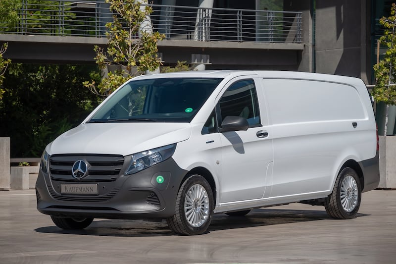 Mercedes-Benz apuesta fuerte por la electromovilidad en Chile