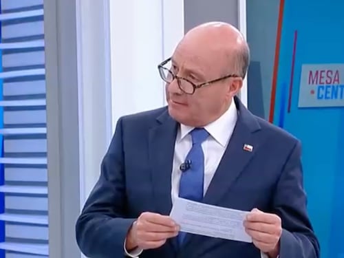 Ministro Quiroz anticipa decisión “fiscalmente responsable” ante posible nueva alza de las bencinas
