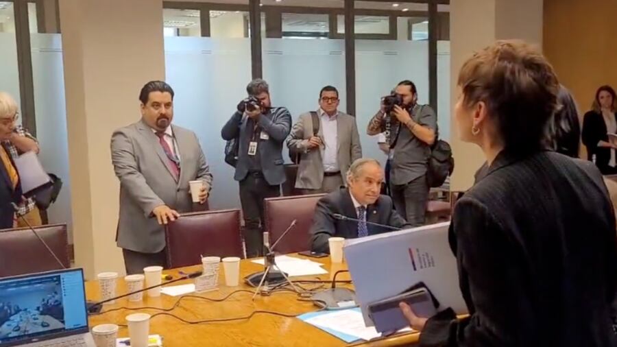 Pelea Tohá con Ebensperger