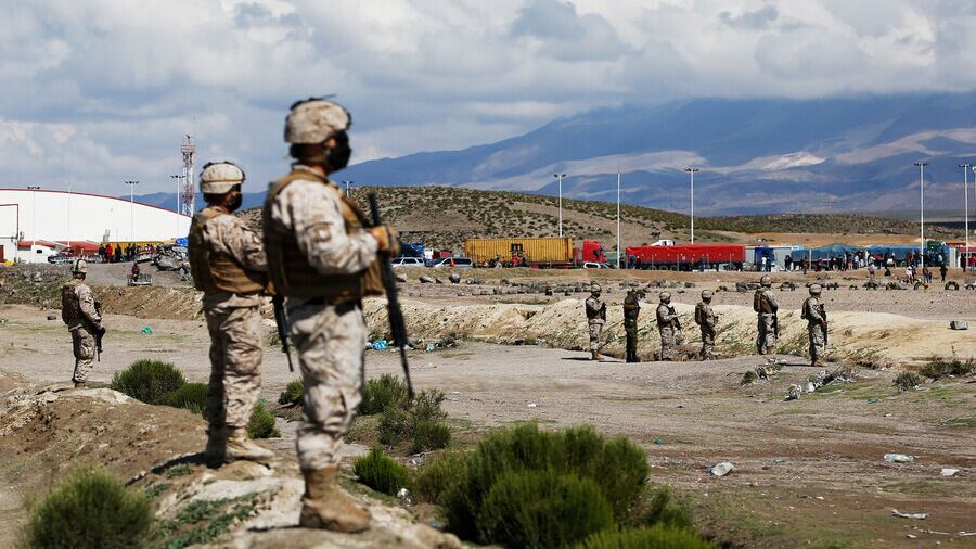 Carabineros detuvo a dos militares de la Fuerza Aérea de Bolivia en Colchane