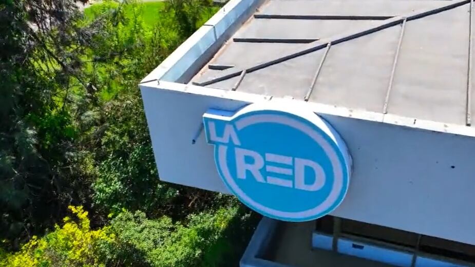 La señal televisiva mantiene millonarias deudas con sus acreedores.