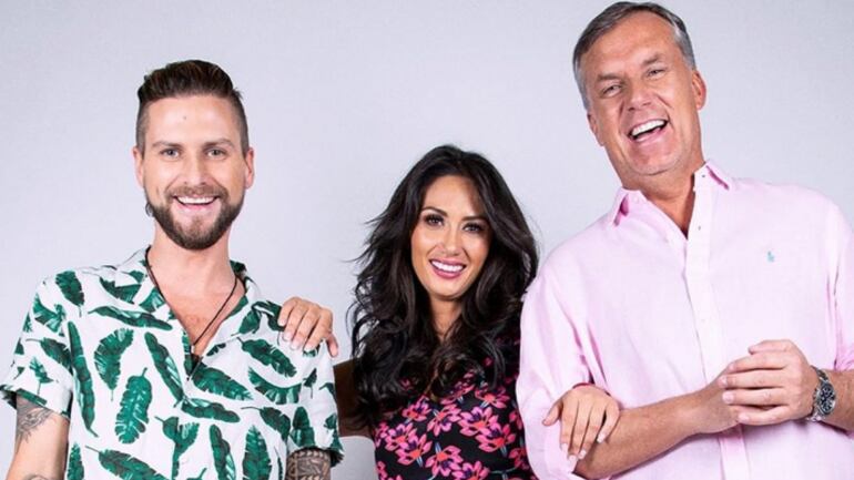 Acaba de firmar un millonario contrato con una casa del retail por dos años. Fue una de las mejores pagadas en el reality Tierra Brava y está llena de proyectos personales. Pero, Pamela Díaz no le cierra las puertas a ningún trabajo, incluso si debe trabajar con su ex Jean Philippe Cretton. Todo, por el futuro de su hija Pascuala.
Así lo indicó en conversación con Publimetro, confesando que sí estaría disputa a compartir pantalla con el animador de Podemos Hablar, con quien tuvo una relación durante cuatro años.
-Pamela, hay rumores que volvería el programa La noche es nuestra. ¿Volverías a trabajar con Jean Philippe Cretton?.