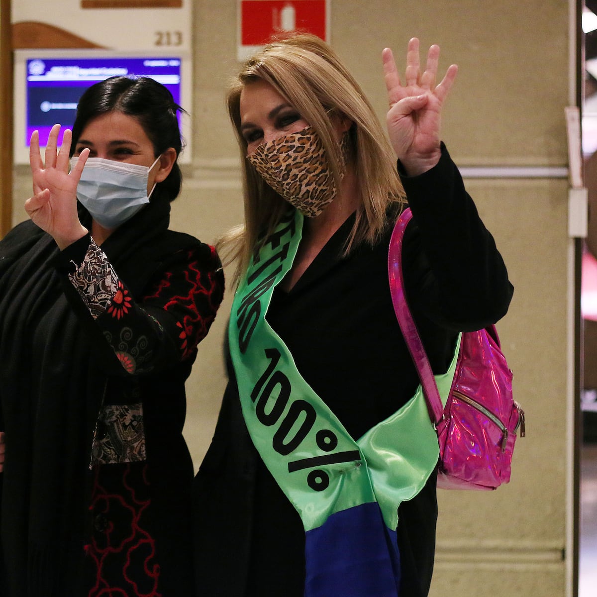 Tenso cruce entre Jiles y Cariola por reforma a las pensiones Tenso cruce entre Jiles y Cariola por reforma a las pensiones