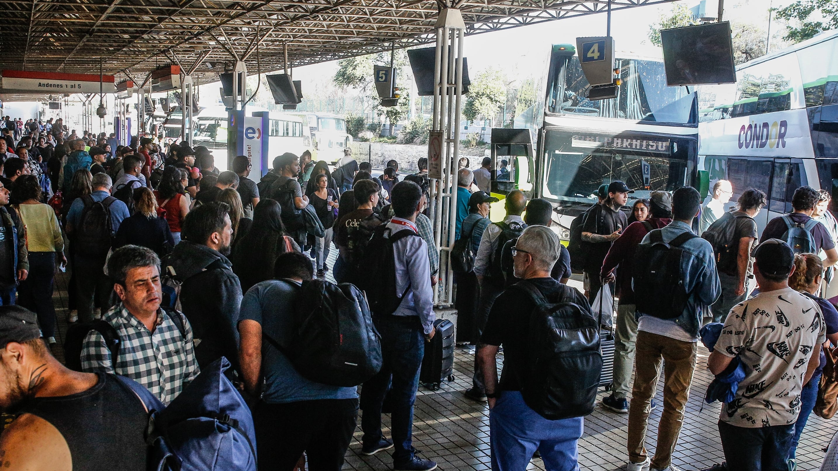 Un porcentaje cercano al 80% de trabajadores reconoció que a pesar del incierto panorama económico en Chile, tomará vacaciones al menos dos semanas durante enero y febrero.