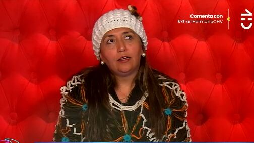 Tras la salida de Lucas Crespo de Gran Hermano, la querida participante de Chiloé, Jennifer Galvarini, realizó su jugada maestra enviando a placa de eliminación de manera directa a Skarleth Labra, a través de activar la fulminante”.
“Pensé que me iba por la retada que me mandaste, bien retada. Pero sí agradezco que la gente haya querido que me quede una semana más”, señaló en primera instancia, en relación al llamado de atención que le hizo la voz en off, por el baile que le realizó a Raimundo Cerda durante la fiesta, el cual lo incomodó.