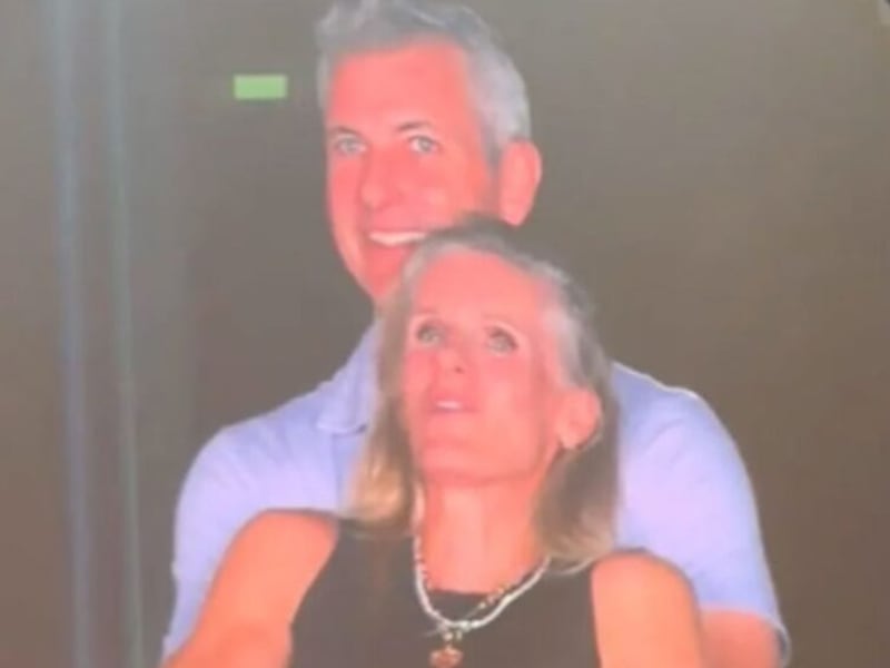 Esposa de Andy Byron mostraba su vida soñada en redes sociales: así presumía la esposa del empresario captado siendo infiel en concierto de Coldplay