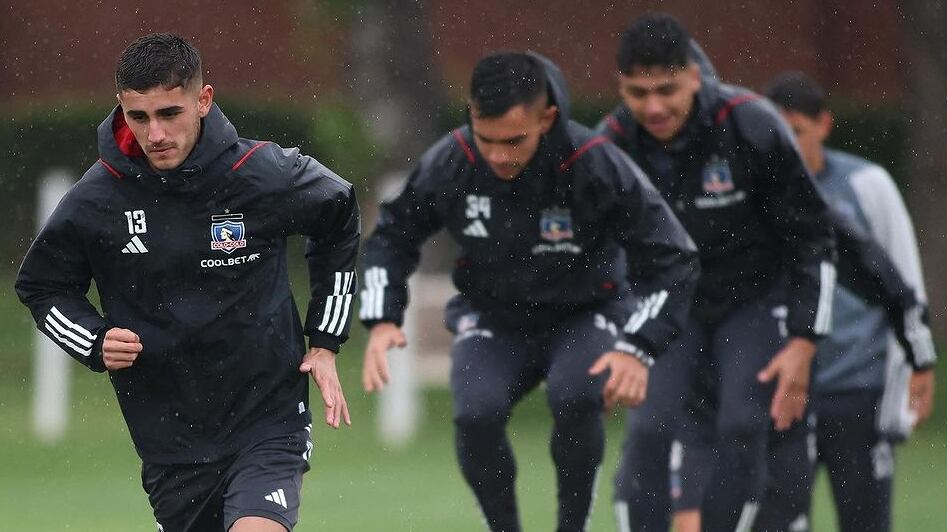 Imagen ilustrativa de un entrenamiento del plantel profesional de Colo Colo en el estadio Monumental.