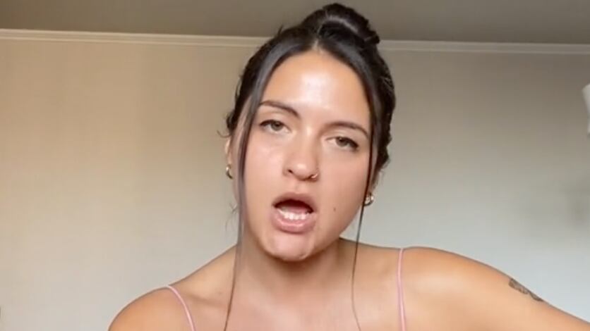 Tiktokera hace canción con frases virales