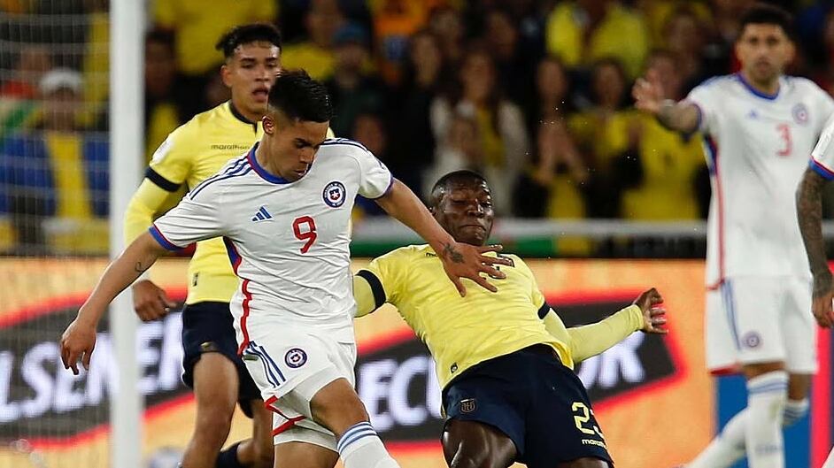 Ricardo Gareca realizaría un solo cambio en la selección chilena ante Ecuador respecto del equipo que cayó por la cuenta mínima frente a Paraguay.