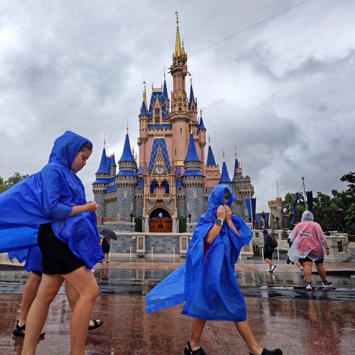 Cancelan celebración de Halloween en Disney World por huracán Cancelan celebración de Halloween en Disney World por huracán