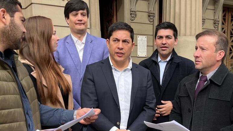 El diputado RN presentó un recurso de protección en la Corte de Apelaciones de Santiago.