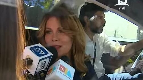 La exalcaldesa abandonó esta mañana su hogar en compañía de su marido, Joaquín Lavín León, para presentarse en la audiencia de reformalización de cargos en su contra.