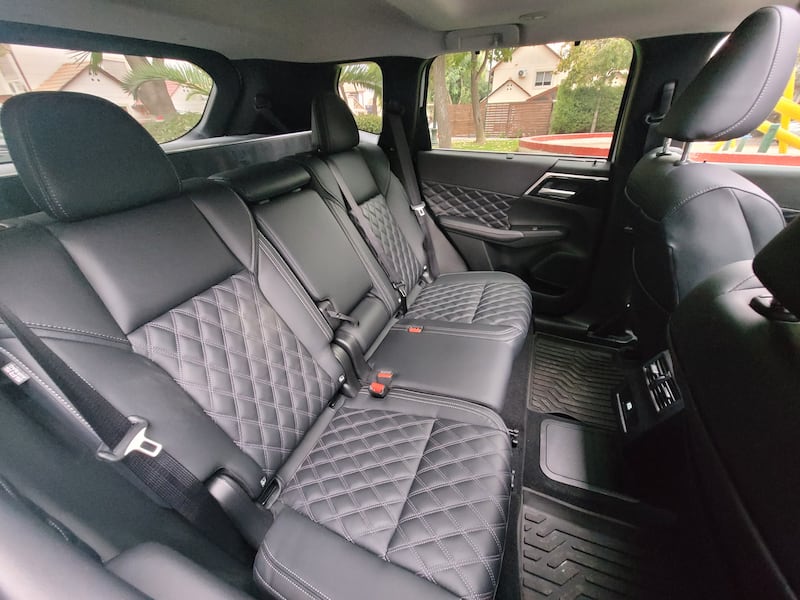 Mitsubishi Outlander PHEV 2023