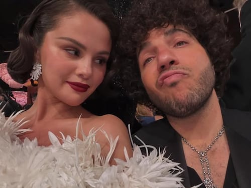 El look de ‘cisne’ de Selena Gomez que desató sospechas de embarazo: así lució